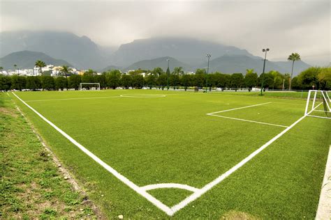 Canchas De Futbol Frente Al Casino Flutuante