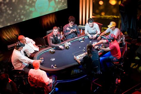 Everett Torneios De Poker