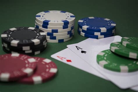 Nos Sites De Poker Online A Maior Parte Do Trafego