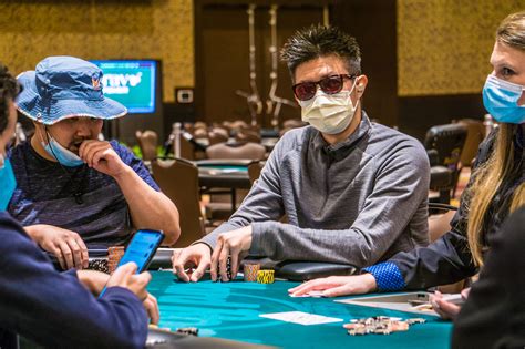 Pendurado Nguyen Poker