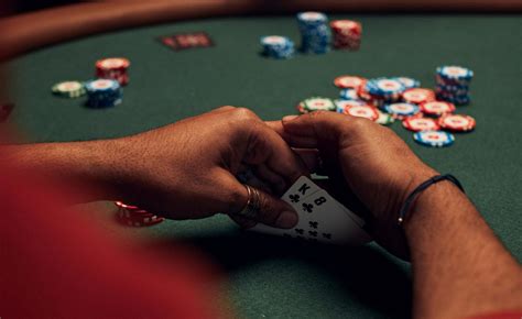 Poker Como Muitas Vezes Bluff