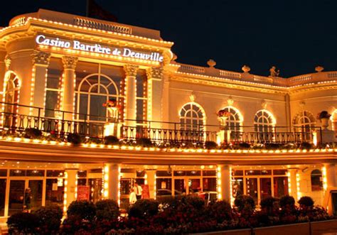Tenue Pour Le Casino De Deauville